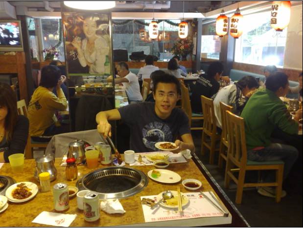 Zelf eten klaarmaken in een Koreaanse tent
